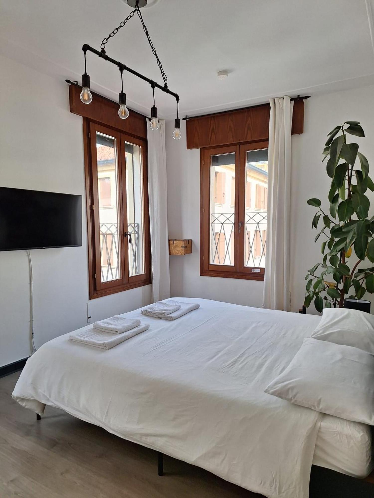Dga Loft In Center A Few Steps From Squares Appartamento *